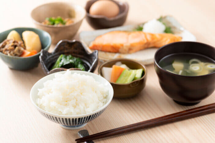 what do japanese typically eat in a day