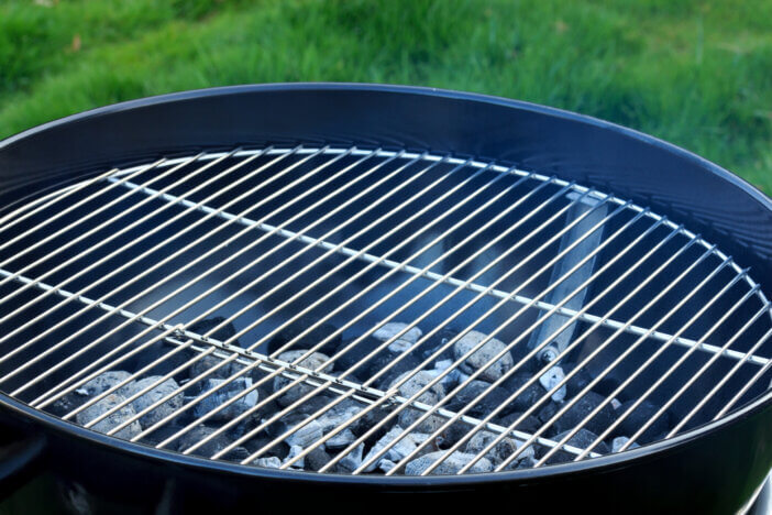Stainless Steel vs Cast Iron Grill Grates