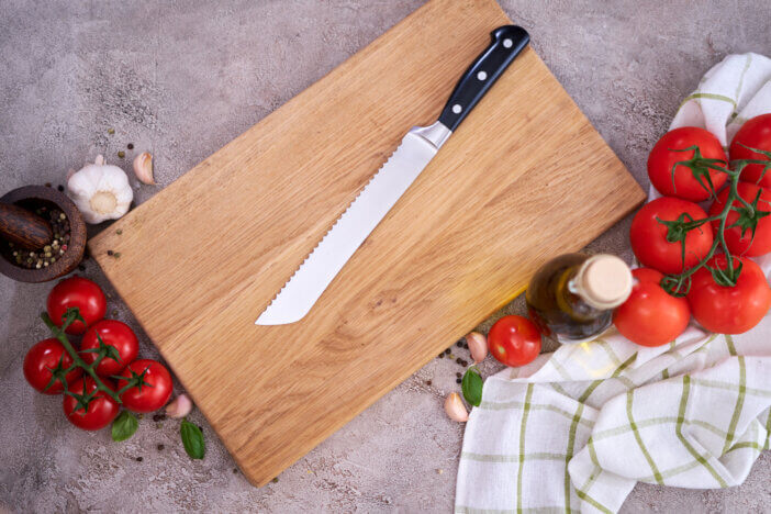 what are serrated blades used for