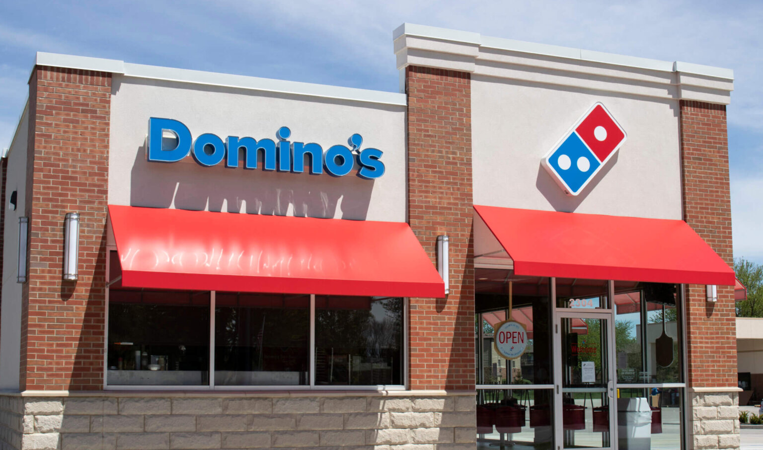 5 Facts About Domino's Pepperoni Pizza That Make It So Delicious